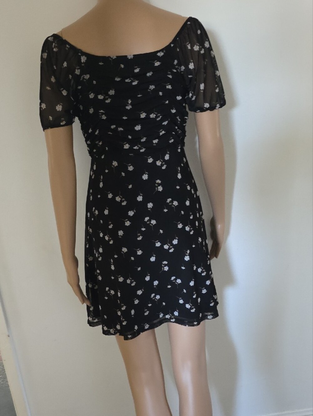Black Floral Short Dress with Sweetheart Neckline Size M - Picture 7 of 8